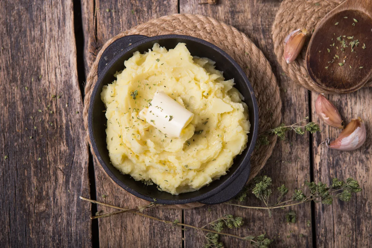 Chefs vervangen melk in aardappelpuree door dit ingrediënt uit de koelkast