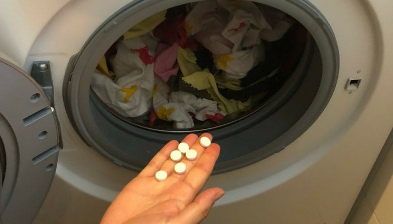 Δοκιμάστε να βάλετε ασπιρίνη στο πλυντήριο σας. Τα αποτελέσματα θα είναι απίστευτα