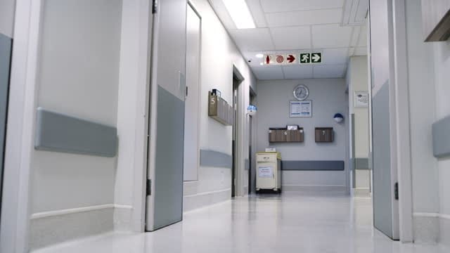 3 εβδομάδες μετά τη γέννηση των διδύμων, η μαμά αισθάνθηκε αδιαθεσία - όταν ο γιατρός βλέπει τον υπέρηχο, λέει: "Λυπάμαι"