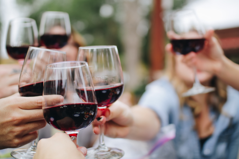Combien de temps pouvez-vous garder une bouteille de vin ouverte ?
