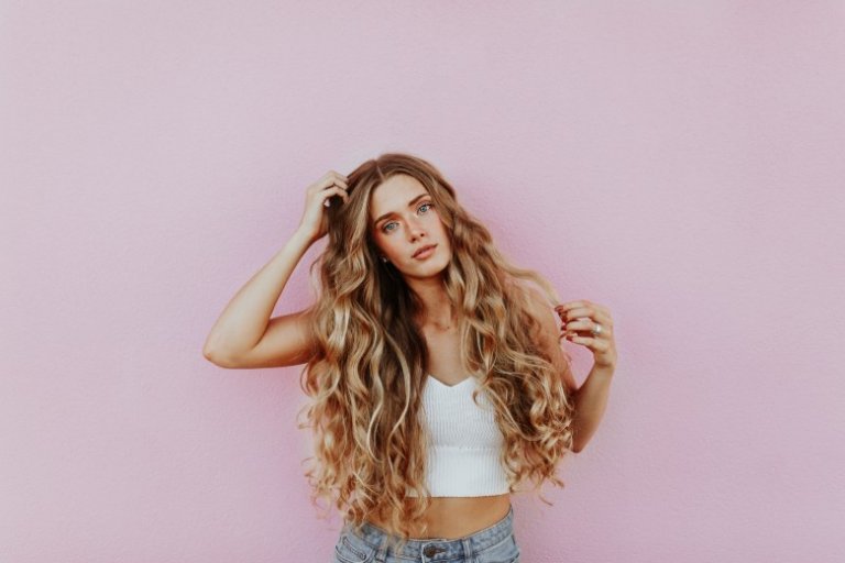 Franges, boucles ou coupe au carré : ces coupes de cheveux mieux adaptées à la forme de votre visage