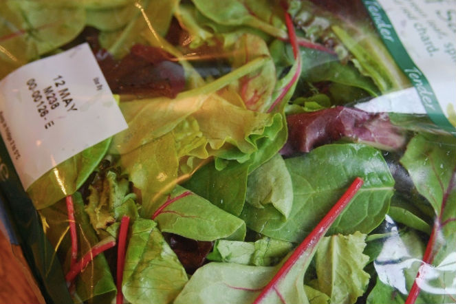 Avez-vous acheté de la laitue en sachet au supermarché ? Alors vous devez lire ça…