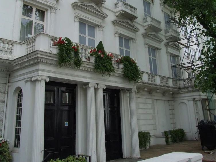 Ces maisons londoniennes ne sont pas réelles – voici le secret
