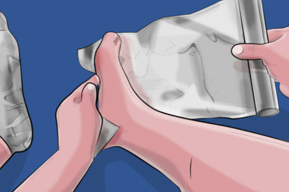 Envelopper une feuille d'aluminium autour de vos pieds? Si vous lisez ceci, vous allez tout de suite vouloir le faire!