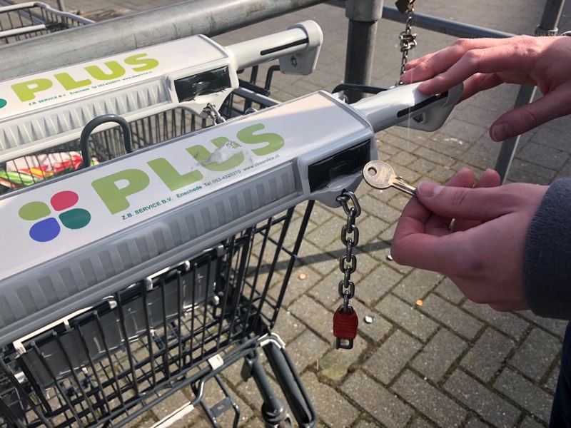 Avec ce tour, vous n'aurez plus jamais besoin d'une pièce de monnaie pour un panier d'achat !