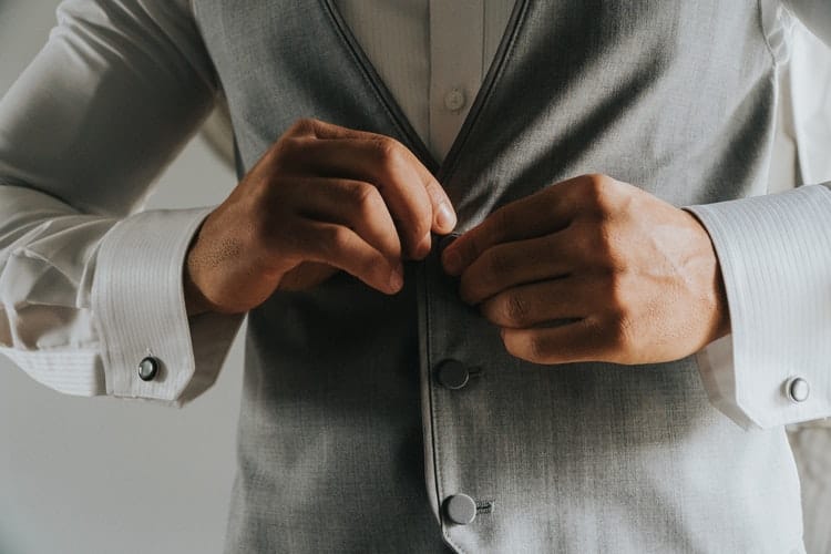 This is why men's and women's shirts button up on different sides