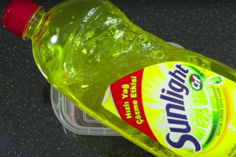 These are 7 things you should NEVER use dishwashing soap for!