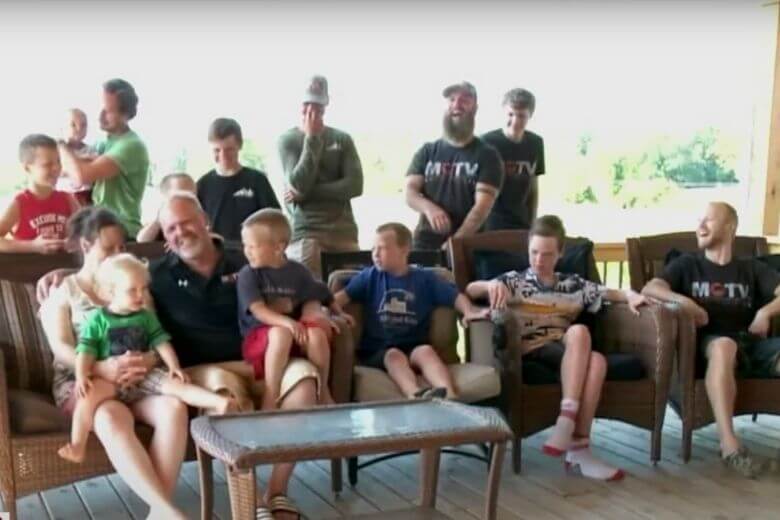 Extraordinary: American couple welcomes a daughter after 14 sons