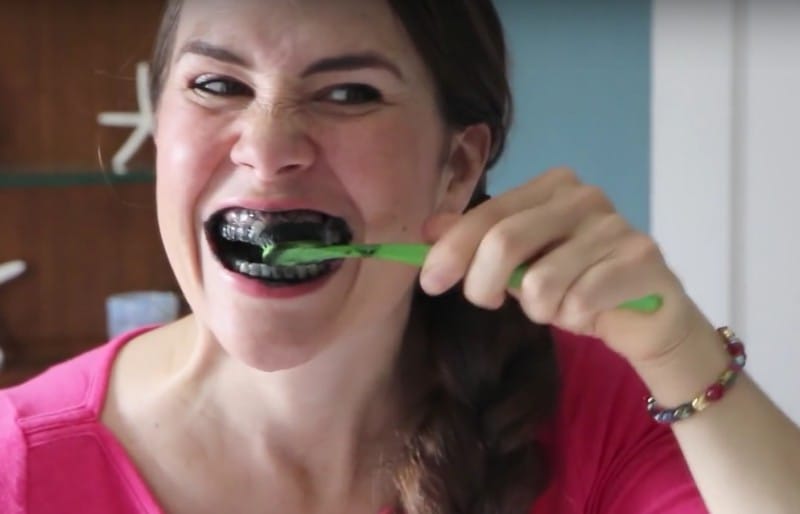Want to get rid of yellow teeth? Try this great trick and your teeth might end up being pearly white!