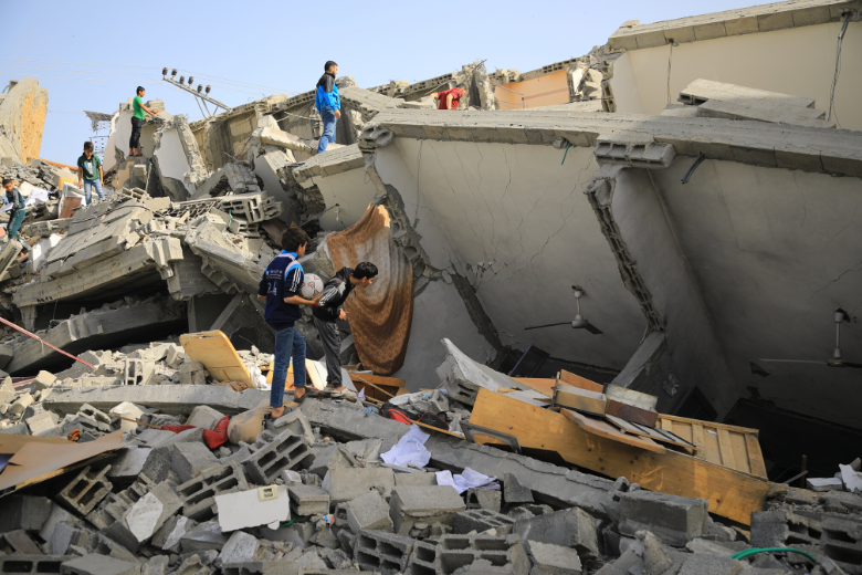 Girl was rescued from rubble after being trapped for over 7 days