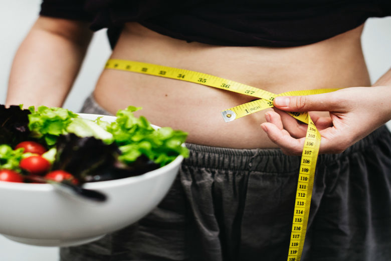Say goodbye to lovehandles! 10 tips to help you lose fat