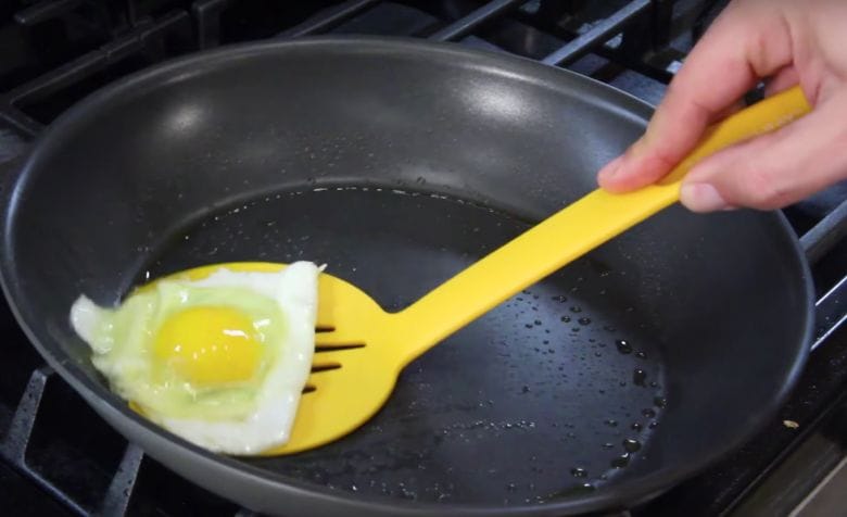 How to avoid salmonella when you're cooking eggs: here's what you're doing wrong!