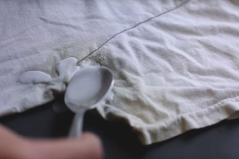 Do you have yellow sweat stains on your white shirt? Easily remove them with THIS trick!