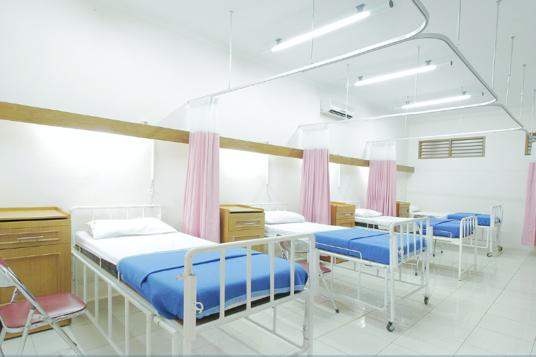 NHS discharges patients to free up hospital beds for winter crisis