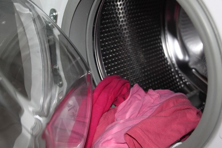 4 ways to remove grease stains from your clothes