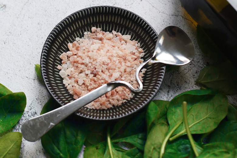 Find out: what is the difference between sea salt and table salt?