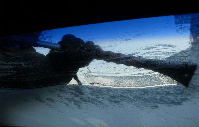 This tip will get rid of the ice on your car windows in no time