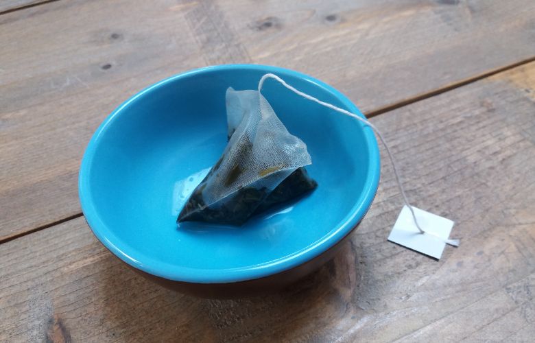 Don't throw away used tea bags: these are all the things you can do with them!