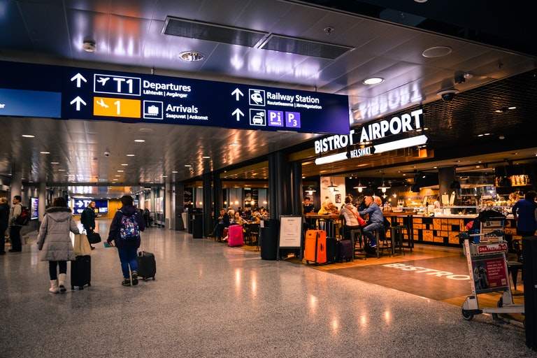 Elderly woman (89) is rejected from business class, but then they find out who she really is