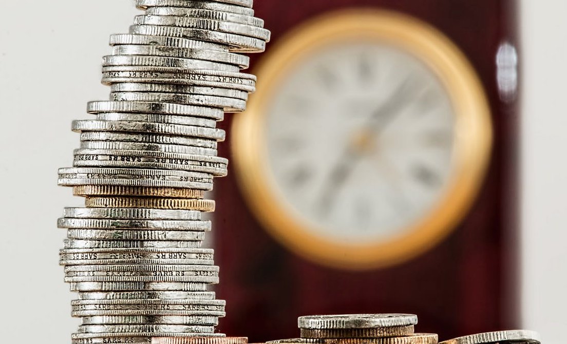 With this genius saving method you'll save up 1500 dollars a year with no trouble!