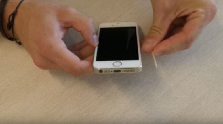 Does your phone have trouble charging? Try out this trick; it'll make all the difference!