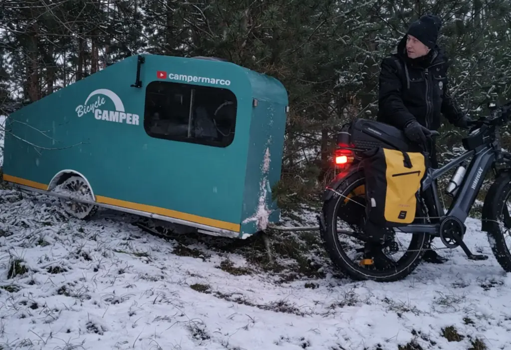 Man Builds a 300-Euro Mini-Caravan to Tow Behind His Electric Bike