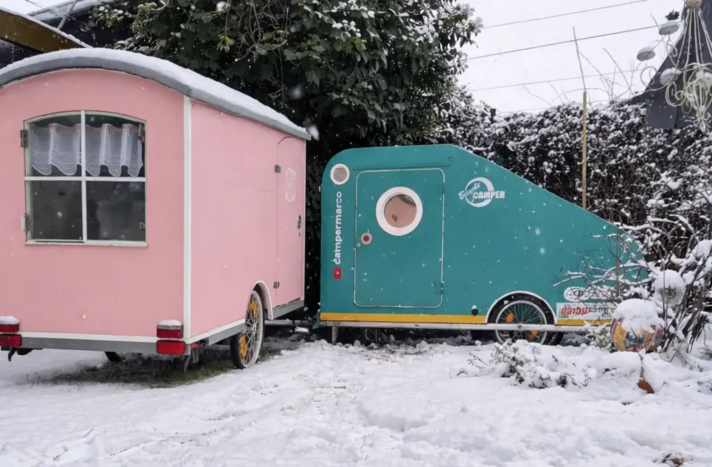 Man Builds a 300-Euro Mini-Caravan to Tow Behind His Electric Bike