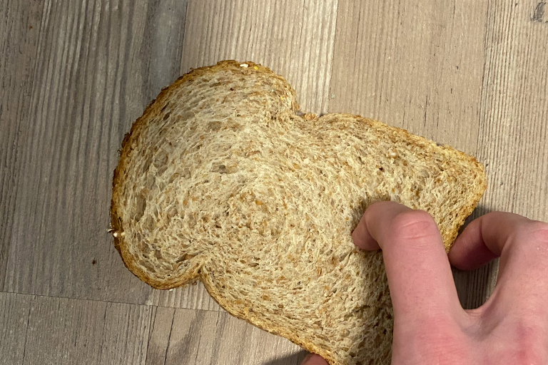 This strange use for a slice of bread can save you a lot of pain