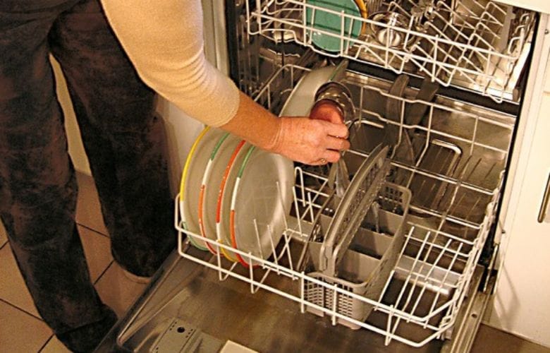 These are the 4 rules for loading the dishwasher the right way