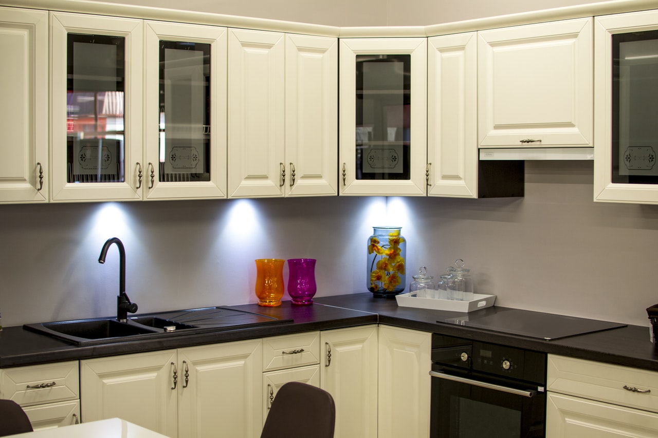 These are 5 kitchen cleaning tasks you can do in less than a minute!