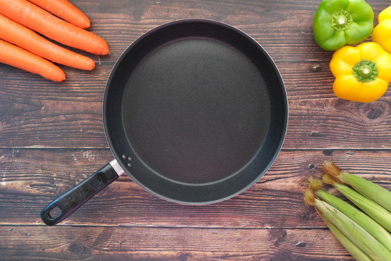 Find out: this is when you should replace your frying pan
