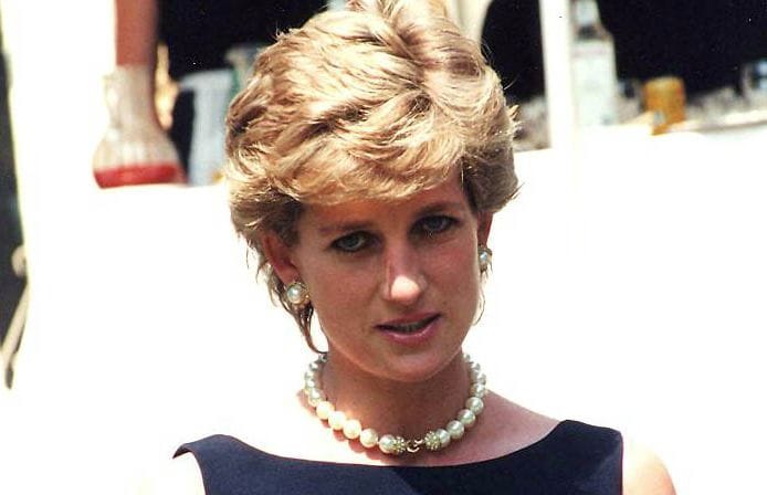 New photograph shows: Princess Diana was the spitting image of her father