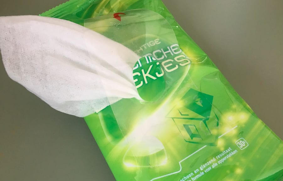 This is what you should NEVER do with your wet cleaning wipes again!