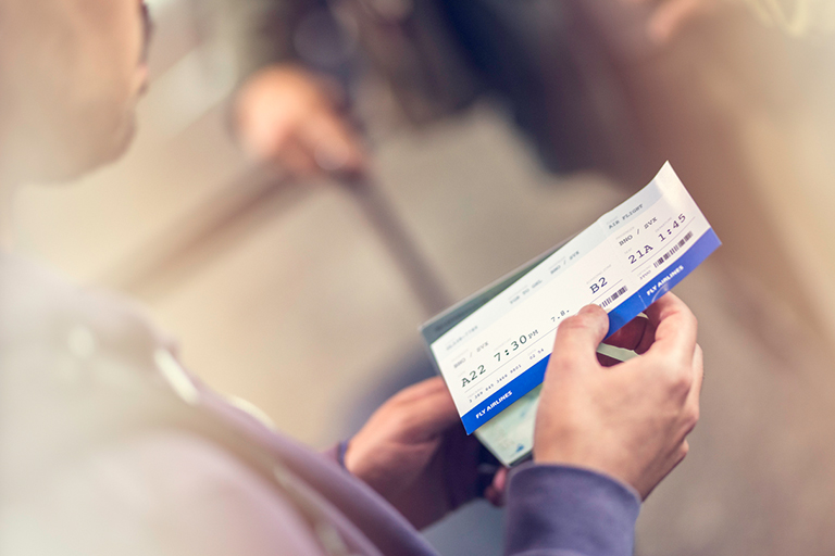 Elderly woman (89) is rejected from business class, but then they find out who she really is