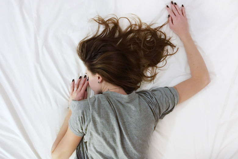 Drink this simple miracle drink and you will fall asleep immediately