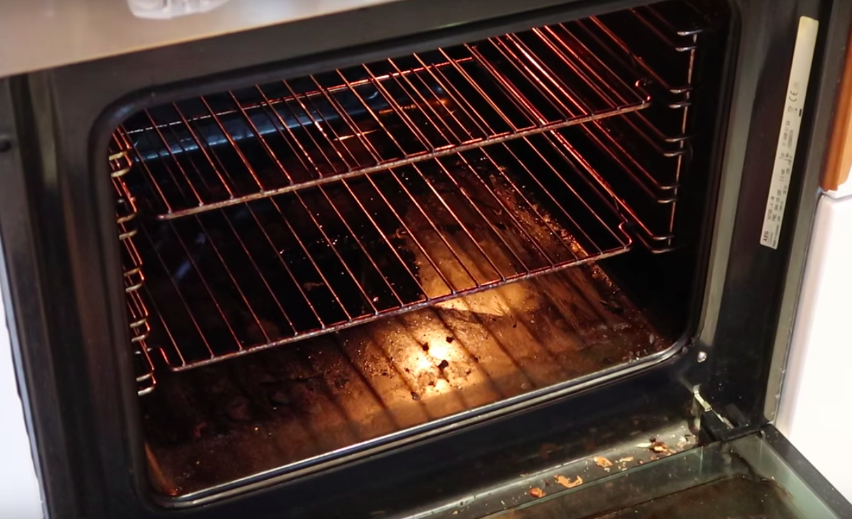 Is your oven covered in baked on grease? With this trick it'll be clean again in no time!