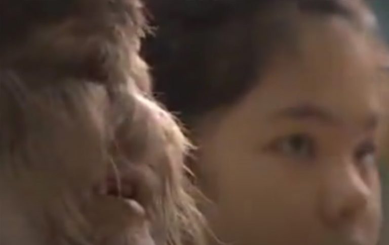The Hairiest Girl In the World Shaves Her Face For The First Time