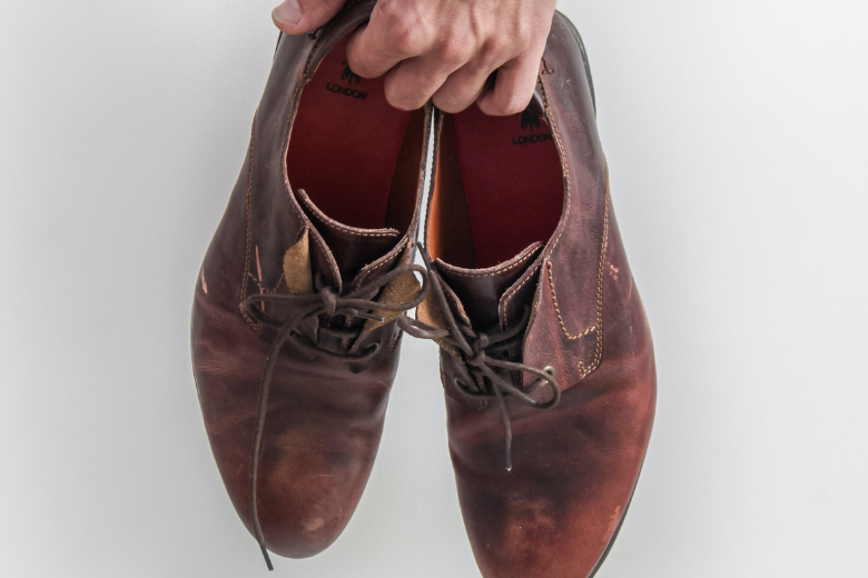 These are signs that you should replace your old shoes