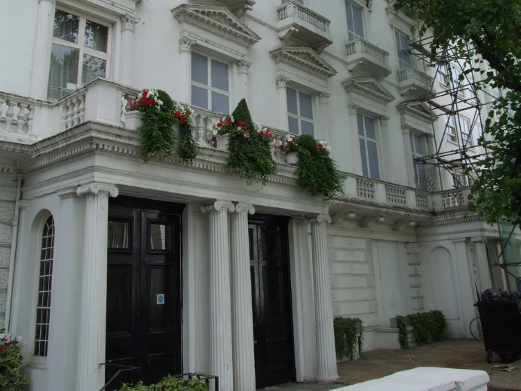 These London Houses Aren't Real - Here's the Secret