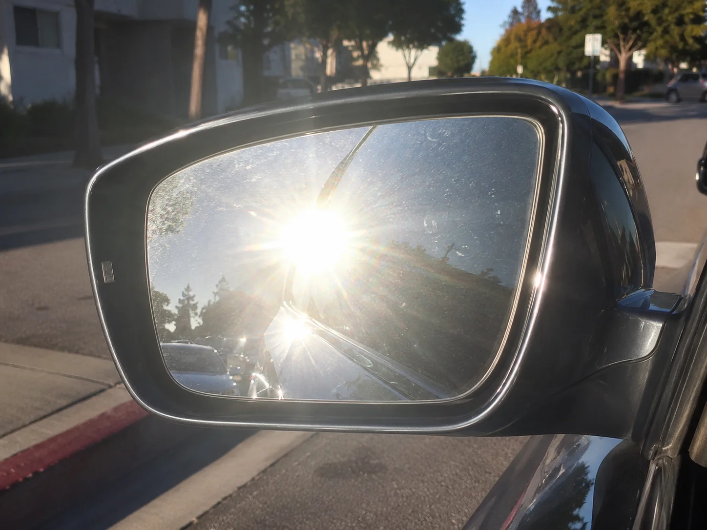 Always Place a Bag on Your Car Mirror When Traveling Alone – Here's Why...