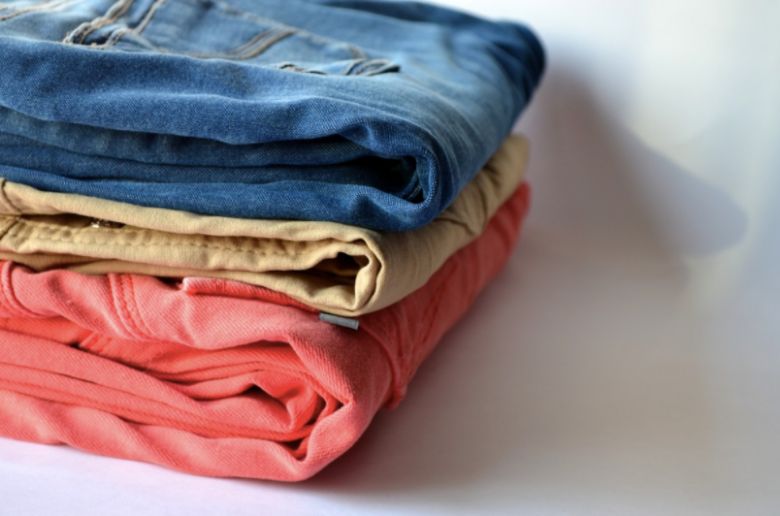 "It's better to wash you clothes inside out": true or false? We've got the answer!