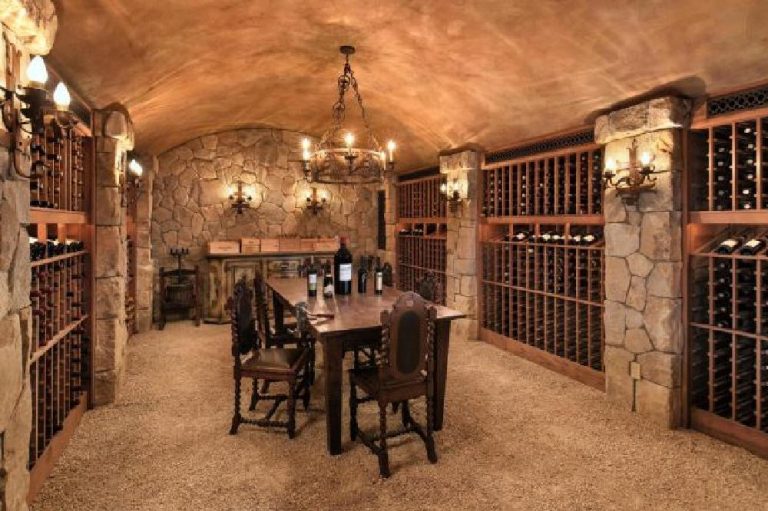These celebrities live in crazy houses