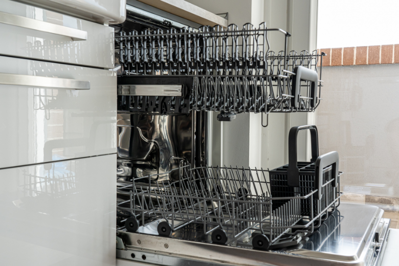 Why you should never open the dishwasher right after it's done