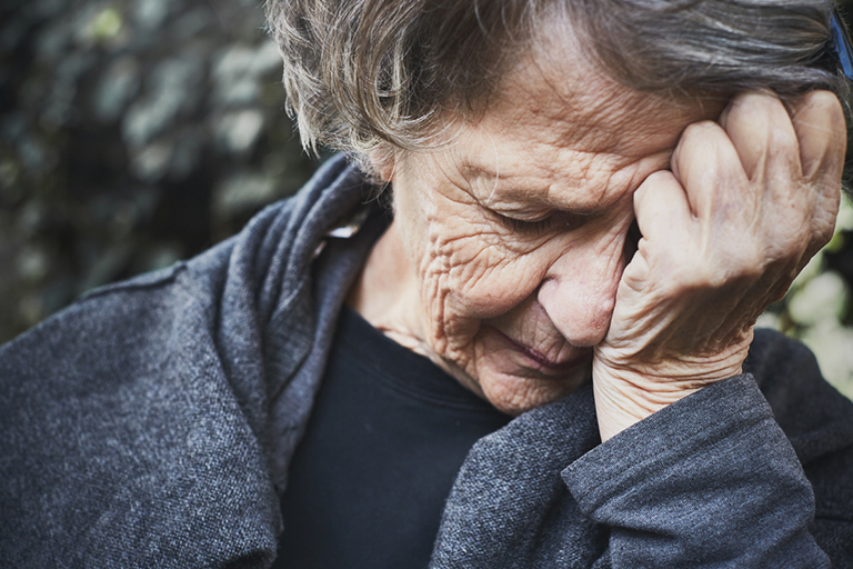 Elderly woman (89) is rejected from business class, but then they find out who she really is