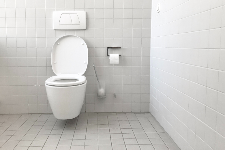 Find out: this is how you unclog a toilet without a plunger