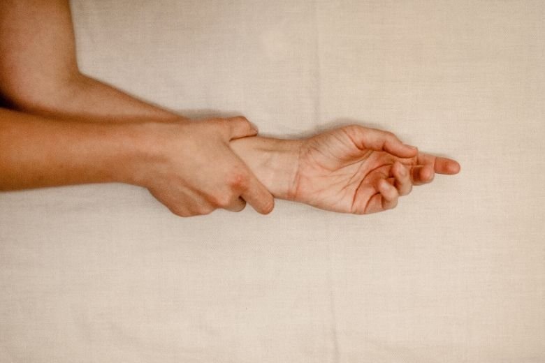 Do you ever have pain or a tingling in your hands? Then read this!
