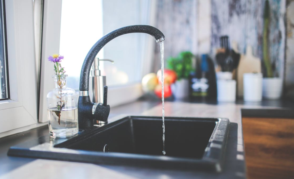 This is what people with a clean kitchen do immediately after they've done the dishes