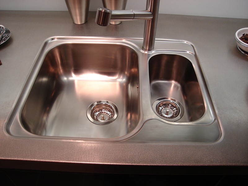 THIS simple homemade cleaning solution makes stainless steel shine like never before!