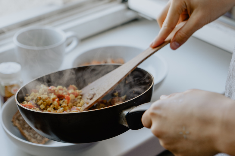 How to get rid of the food smell in your house?