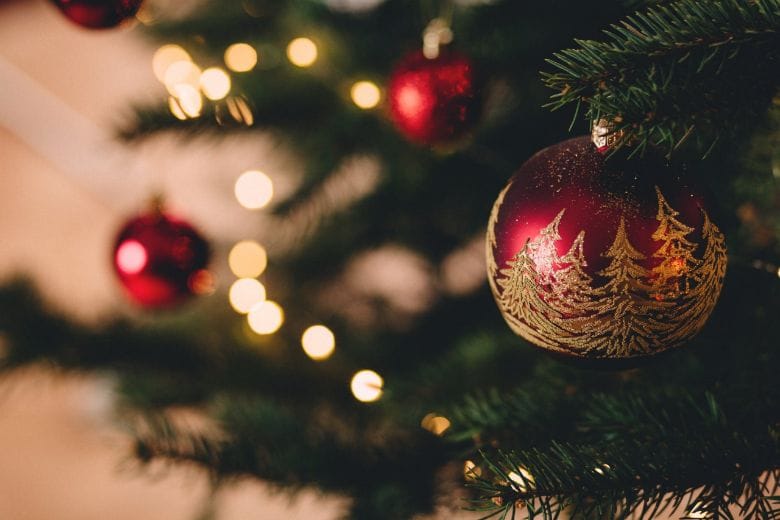 This is how much money it costs to let your Christmas tree lights burn for 30 days